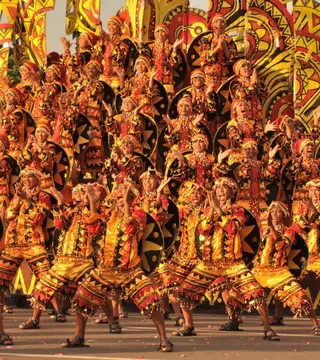 Pasifika 21st: dancing, lei, big group