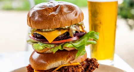 Burger and beer on the Alfresco